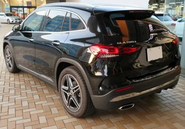Mercedes-Benz GLA (H247)-2
