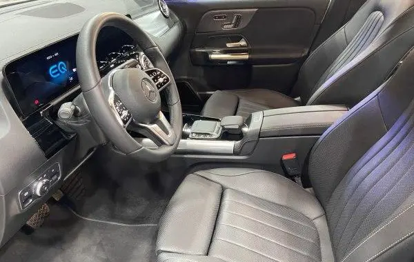 Mercedes-Benz GLA (H247)-6