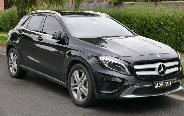 Mercedes-Benz GLA (X156)-3