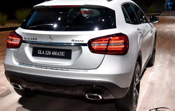 Mercedes-Benz GLA (X156, facelift 2017)-3