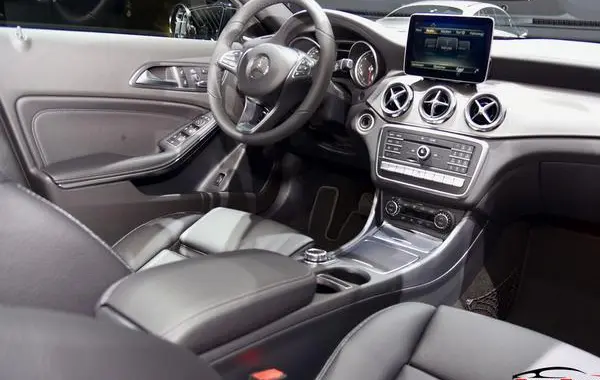 Mercedes-Benz GLA (X156, facelift 2017)-5