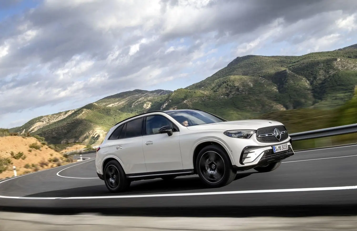 Mercedes-Benz GLC SUV (X254)-3