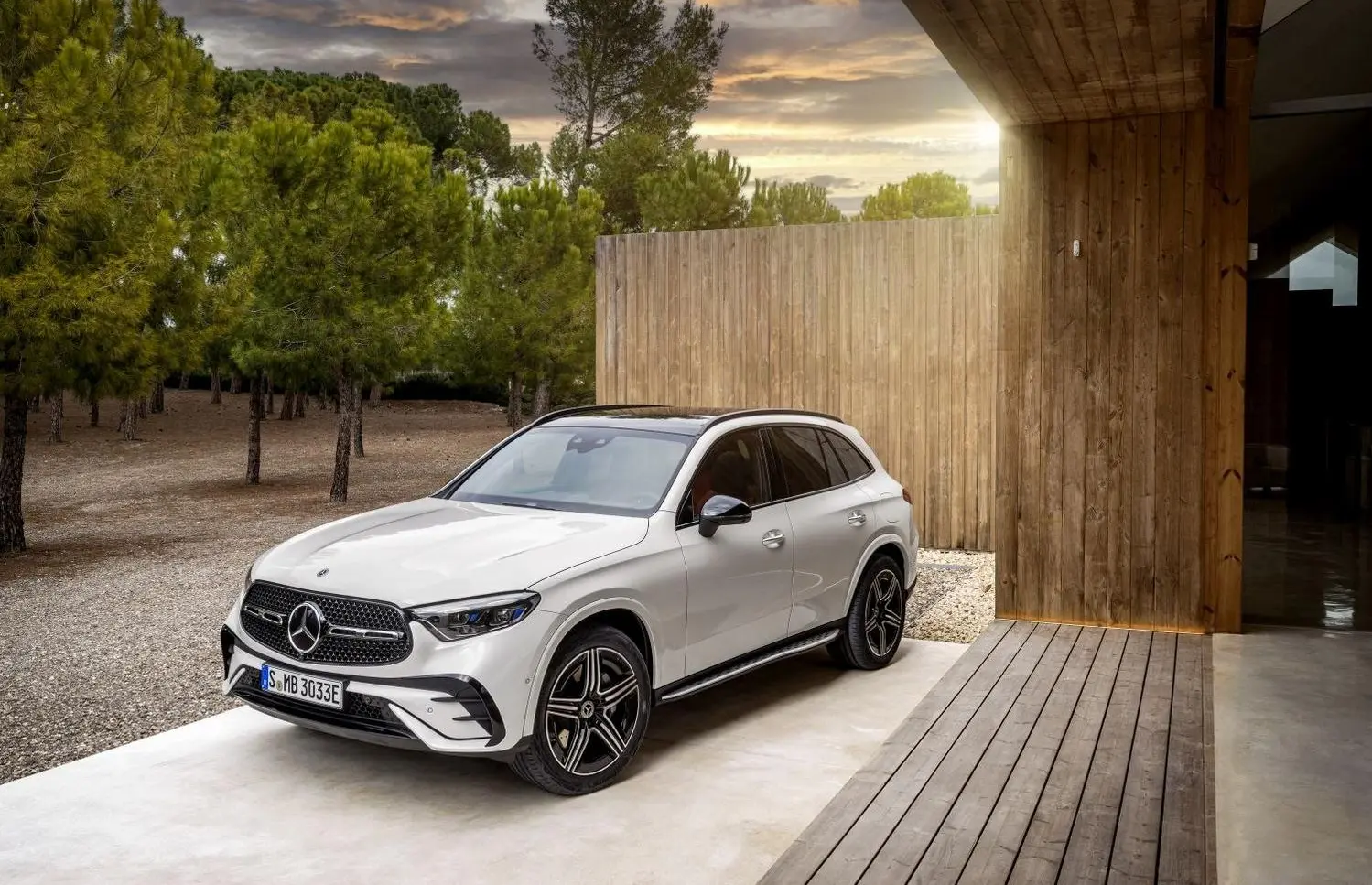 Mercedes-Benz GLC SUV (X254)-5