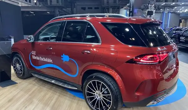 Mercedes-Benz GLE SUV (V167)-2