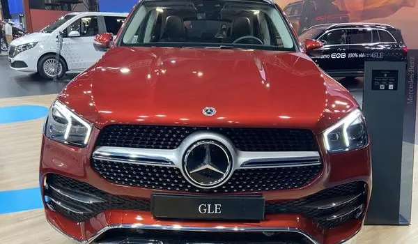 Mercedes-Benz GLE SUV (V167)-0
