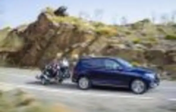 Mercedes-Benz GLE SUV (W166)-4