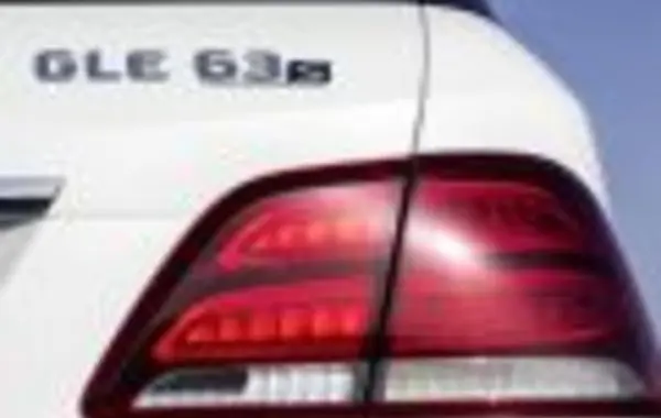 Mercedes-Benz GLE SUV (W166)-3