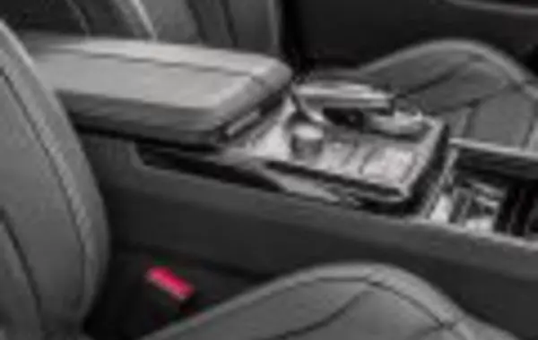 Mercedes-Benz GLE SUV (W166)-2