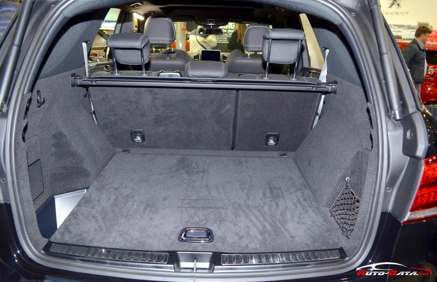 Mercedes-Benz GLE SUV (W166)-4