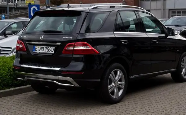 Mercedes-Benz M-Класс (W166)-1