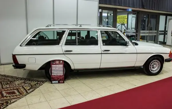 Mercedes-Benz S123-5