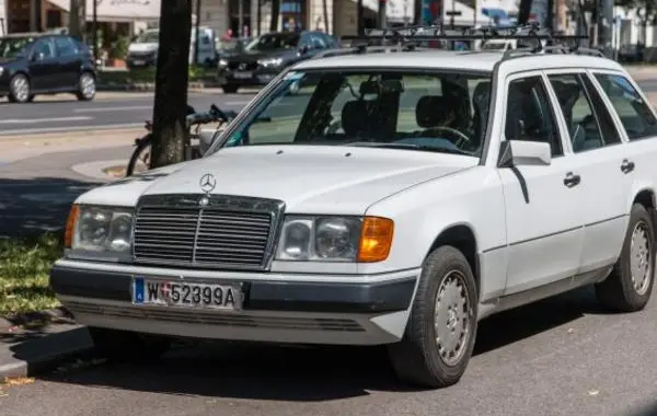 Mercedes-Benz S124 (facelift 1989)
