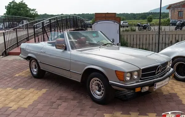 Mercedes-Benz SL (R107)-4