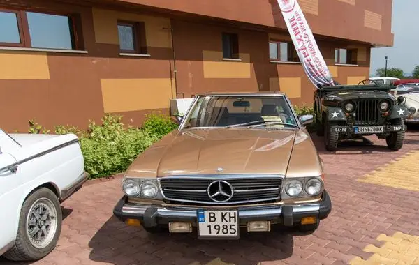 Mercedes-Benz SL (R107)-2