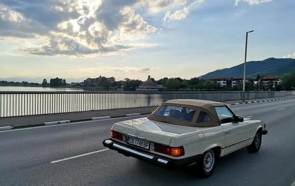 Mercedes-Benz SL (R107)-8