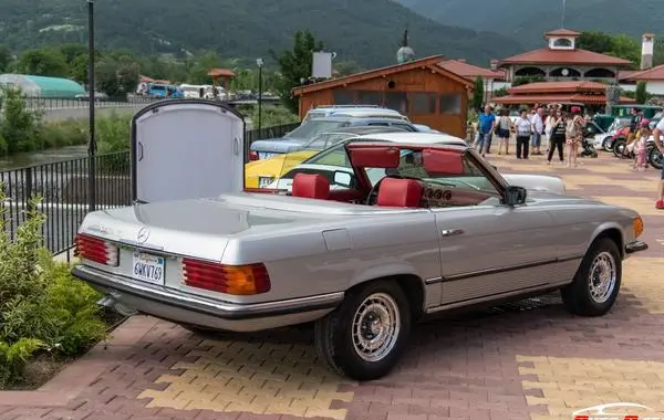 Mercedes-Benz SL (R107)-7