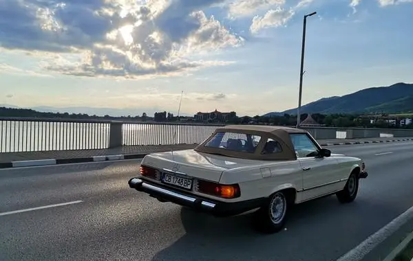 Mercedes-Benz SL (R107)-0