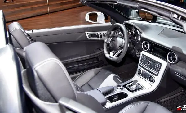 Mercedes-Benz SLC (R172 facelift 2016)-4