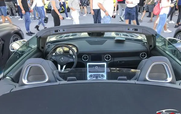 Mercedes-Benz SLS AMG Roadster (R197)-8