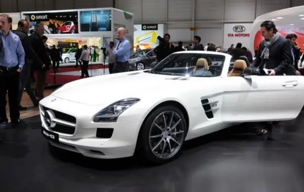 Mercedes-Benz SLS AMG Roadster (R197)-1