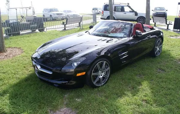 Mercedes-Benz SLS AMG Roadster (R197)-3