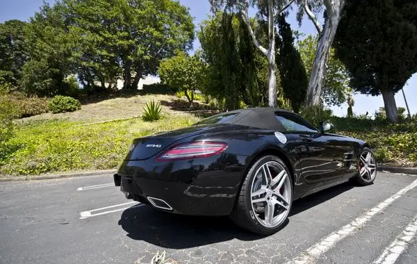 Mercedes-Benz SLS AMG Roadster (R197)-2