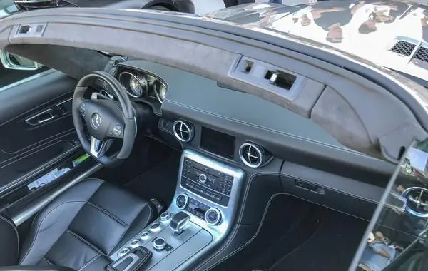 Mercedes-Benz SLS AMG Roadster (R197)-7