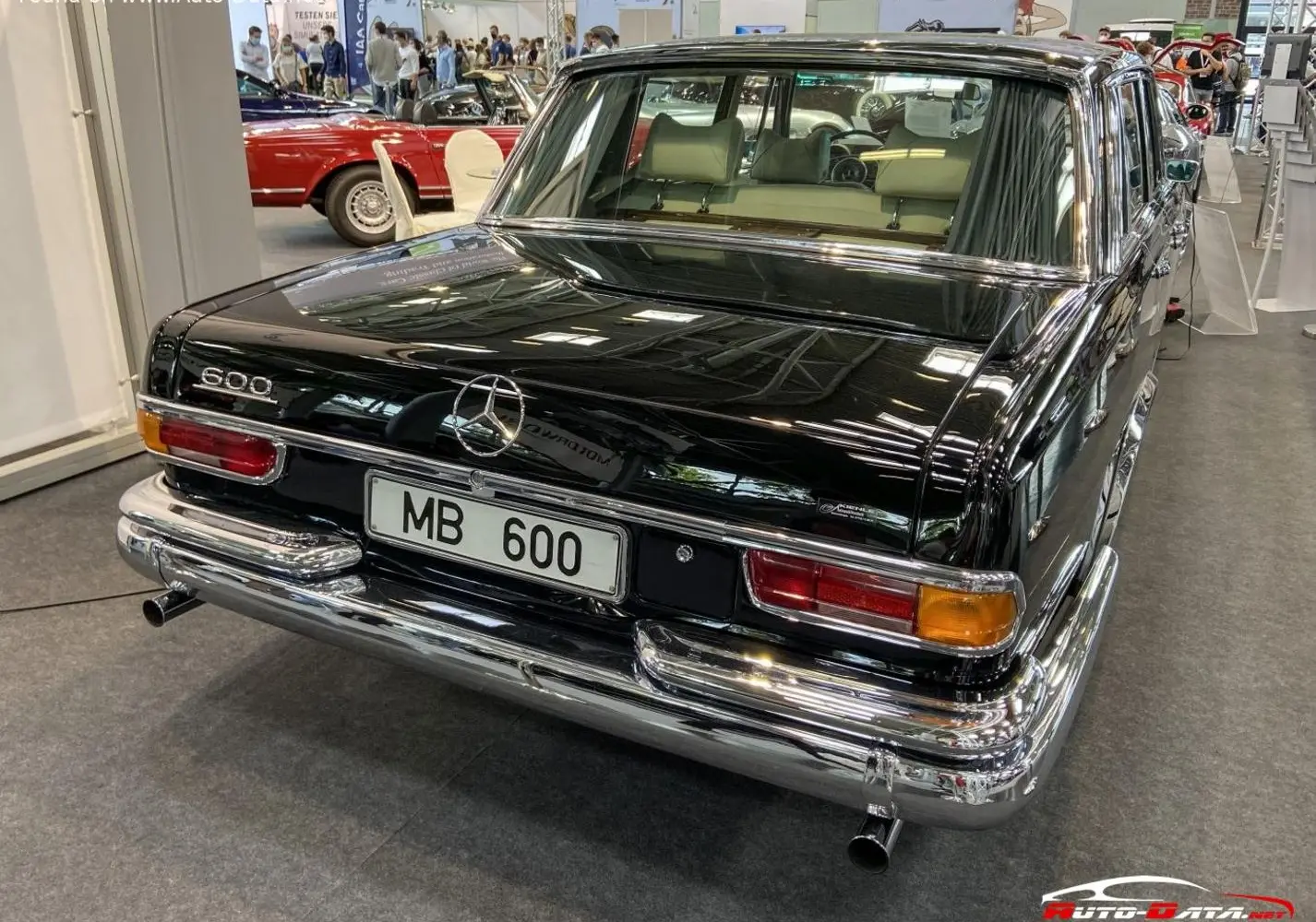 Mercedes-Benz W100-1