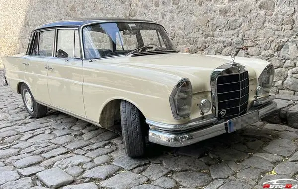 Mercedes-Benz W111 Coupe-5
