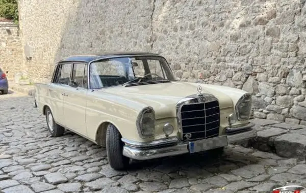 Mercedes-Benz W111 Coupe