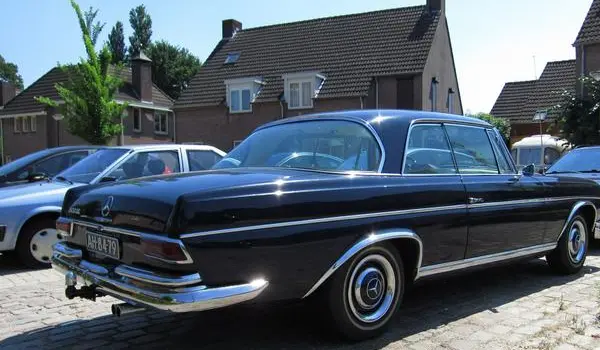 Mercedes-Benz W112 Coupe-1
