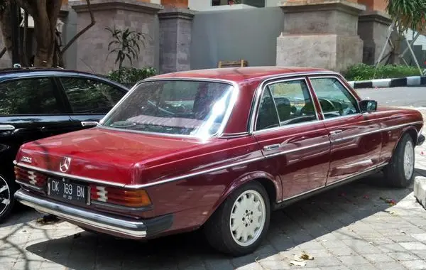 Mercedes-Benz W123-4