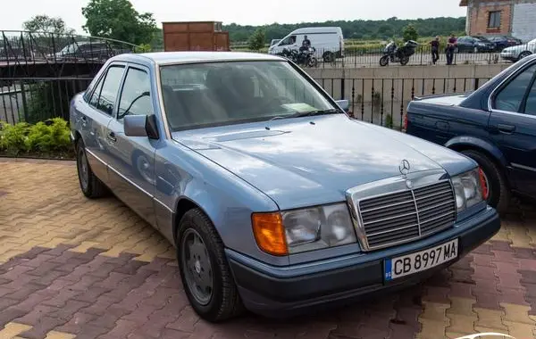 Mercedes-Benz W124 (facelift 1989)-3