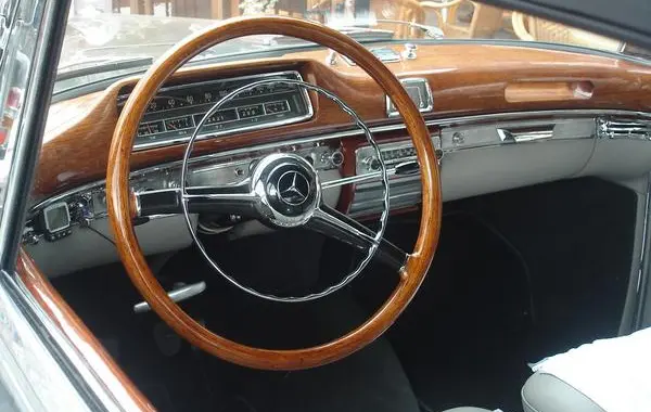 Mercedes-Benz W128 Coupe-5