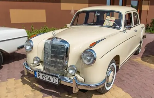 Mercedes-Benz W180 II Sedan