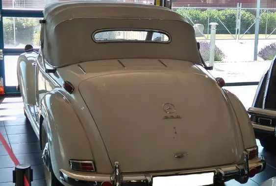 Mercedes-Benz W187 Cabriolet A-2