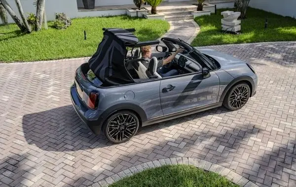 Mini Convertible (F67)-0