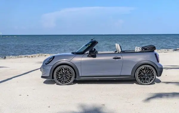 Mini Convertible (F67)-8