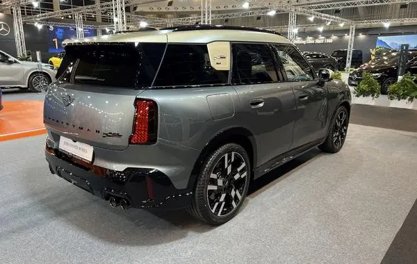 Mini Countryman (U25)-2