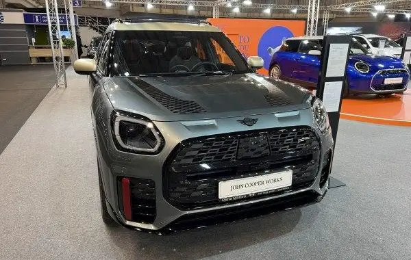 Mini Countryman (U25)