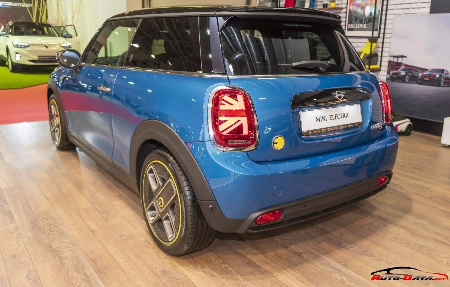 Mini Electric Cooper SE (F56, facelift 2021)-4