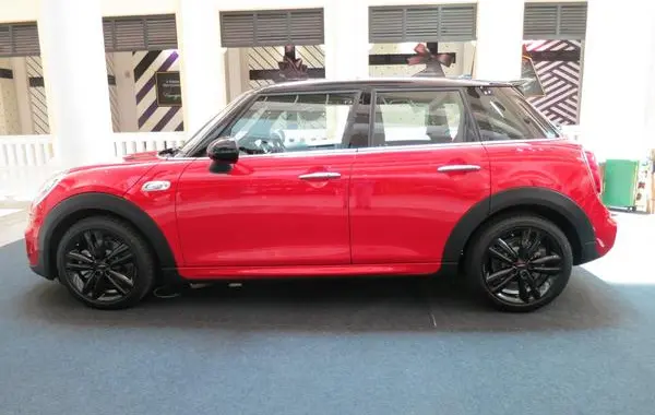 Mini Hatch (F55, facelift 2018) 5-door-2