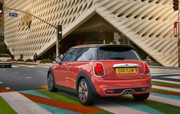 Mini Hatch (F56, facelift 2018) 3-door-1