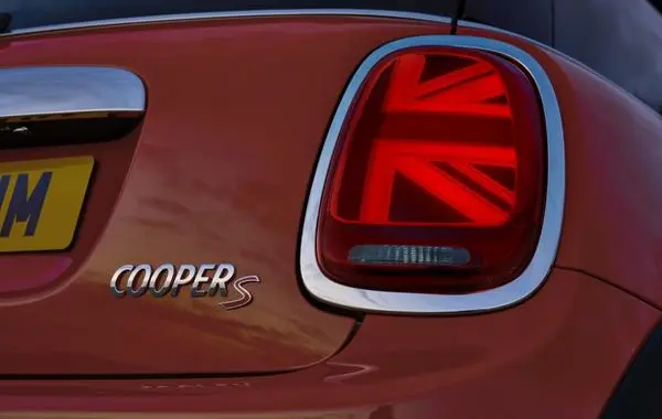 Mini Hatch (F56, facelift 2018) 3-door-5