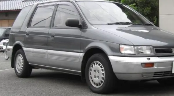 Mitsubishi Chariot (E-N33W)