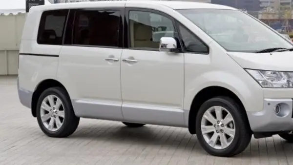 Mitsubishi Delica (D5)
