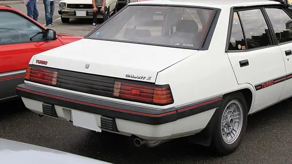 Mitsubishi Galant IV-0