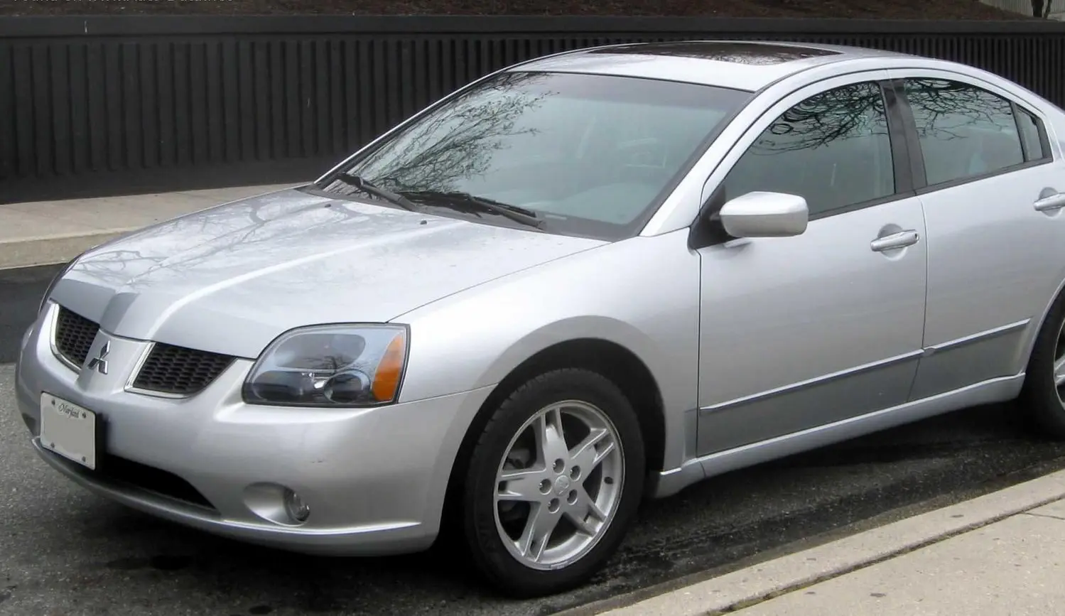 Mitsubishi Galant IX-1