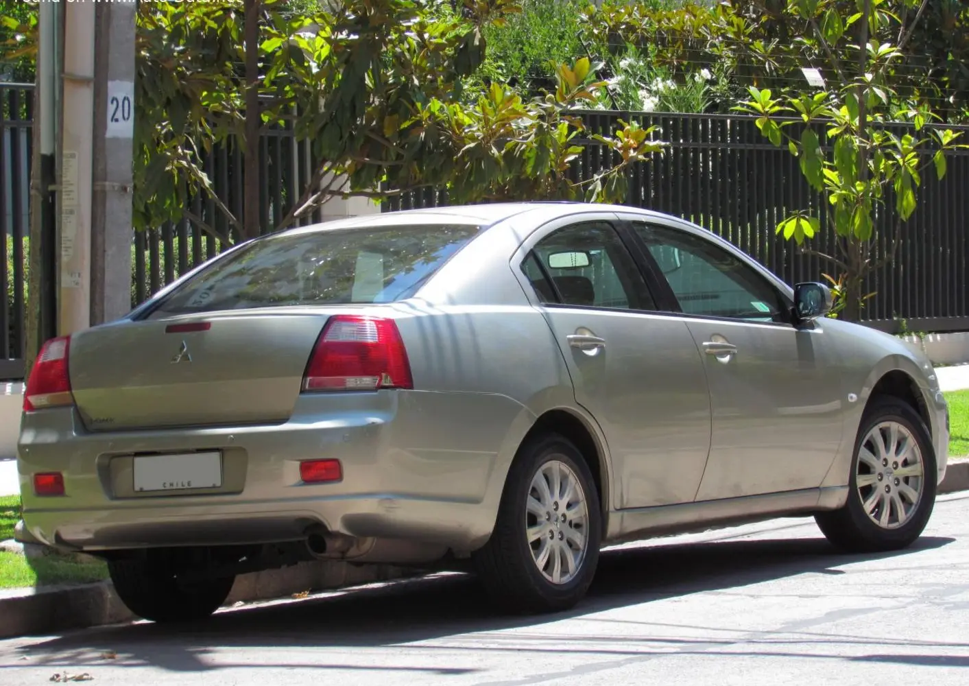 Mitsubishi Galant IX-2