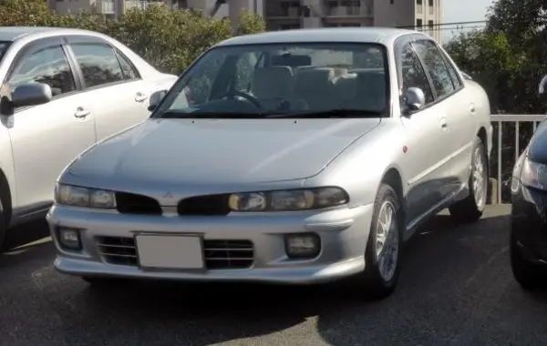 Mitsubishi Galant VII